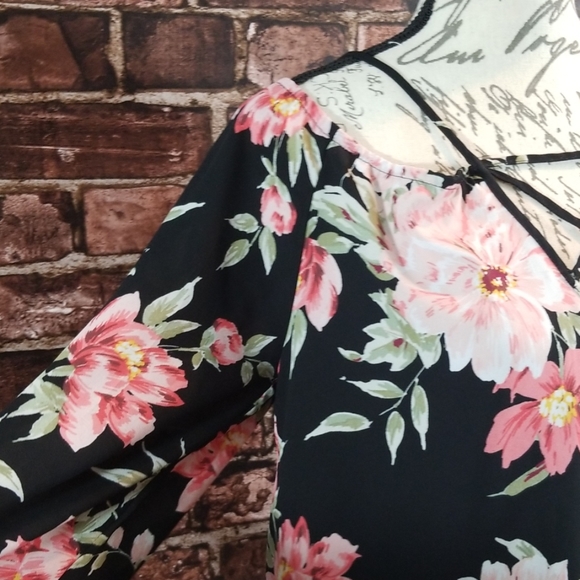 Super cute Charlotte Russe XL Blouse - Picture 2 of 4